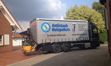 LKW Palettenware Antistaub Holzpellets in Visbek