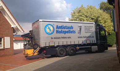 LKW Palettenware Antistaub Holzpellets in Visbek